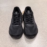 「Flux4官旗272」撞上「奥莱折后比官网还贵」：双11亚瑟士对账党，下单前先把价梯、年款、楦宽这三本账对完