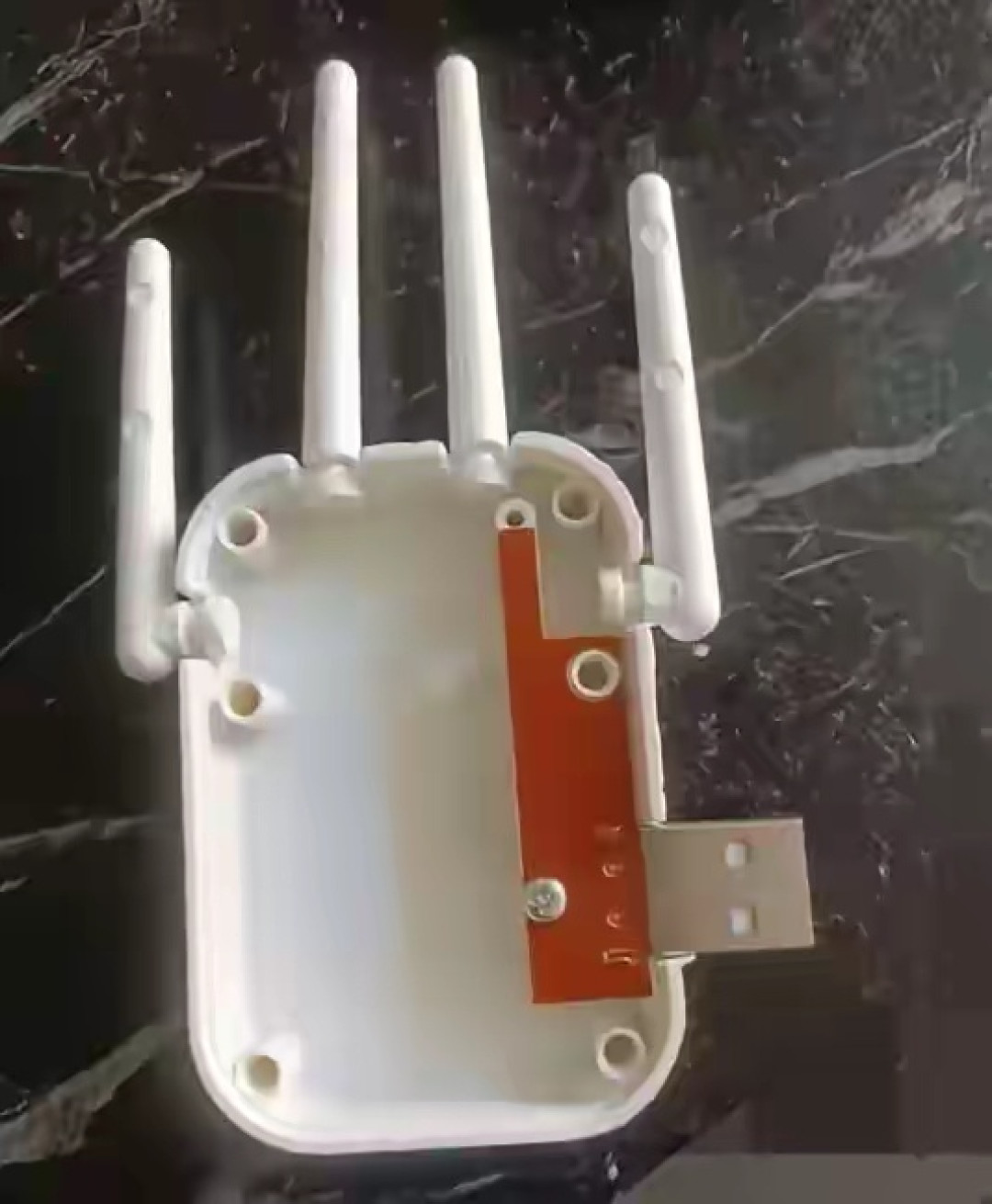 卧室WiFi差，30块的放大器能救吗？先看这篇再下单