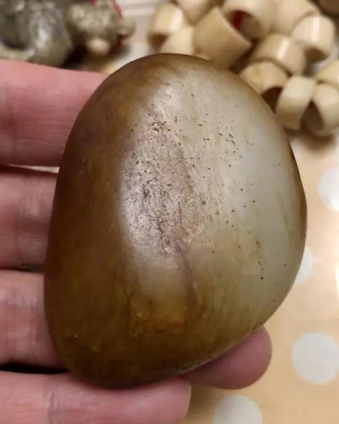 证书都印着“和田玉”，价差却能到十倍：买玉前先看清这三档价格锚点