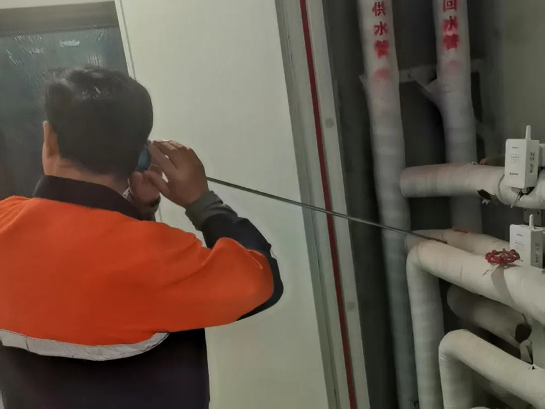 试水没人守，新房地板泡了，索赔被法院驳回：北方多地已陆续打压试水，这几天家里记得留人
