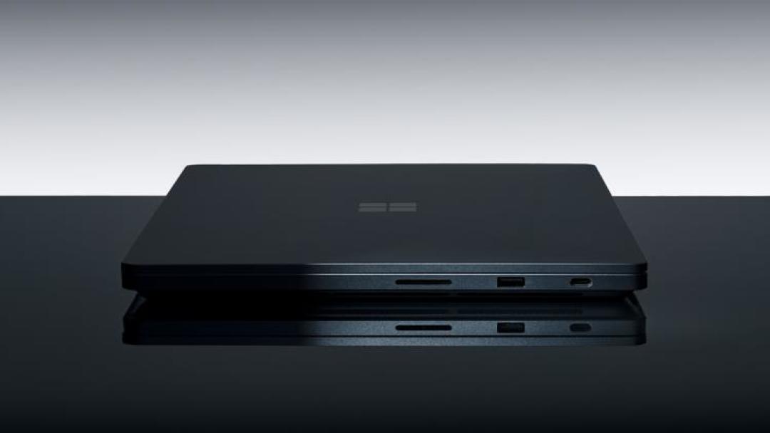 21,988 元的 Surface Laptop Ultra,装不下发布会上那个 1200 亿参数的模型