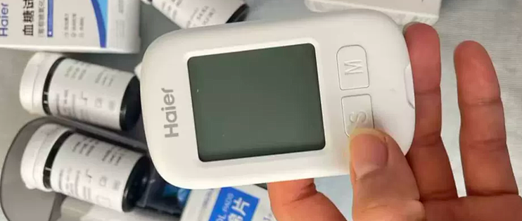 给家里老人换血糖仪，我把这笔账算明白了