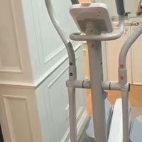 . 爬楼模式加可调坡度，有氧燃脂多了个选择