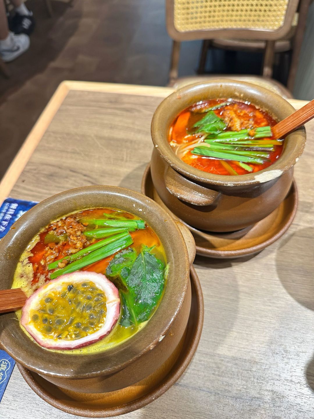 过桥豆腐刚登顶，罐罐米线百米开4家：入秋这轮夜市爆款，下嘴前先看清它走到哪一步
