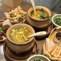 过桥豆腐刚登顶，罐罐米线百米开4家：入秋这轮夜市爆款，下嘴前先看清它走到哪一步