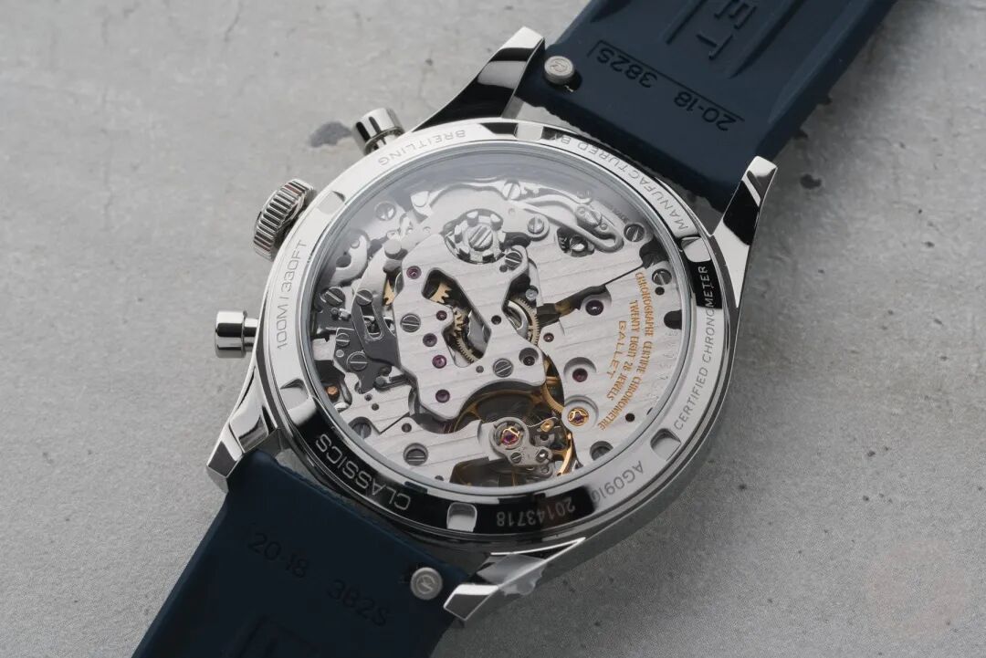Gallet Classics Tribute to Multichron Yachting Big Eye case back and movement