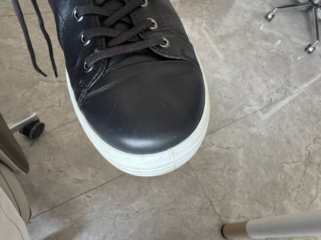 ECCO到货第一周就是维权窗口:对完26条帖子——“可降解”话术不在规则里,三包时钟从你开票那天就开始走