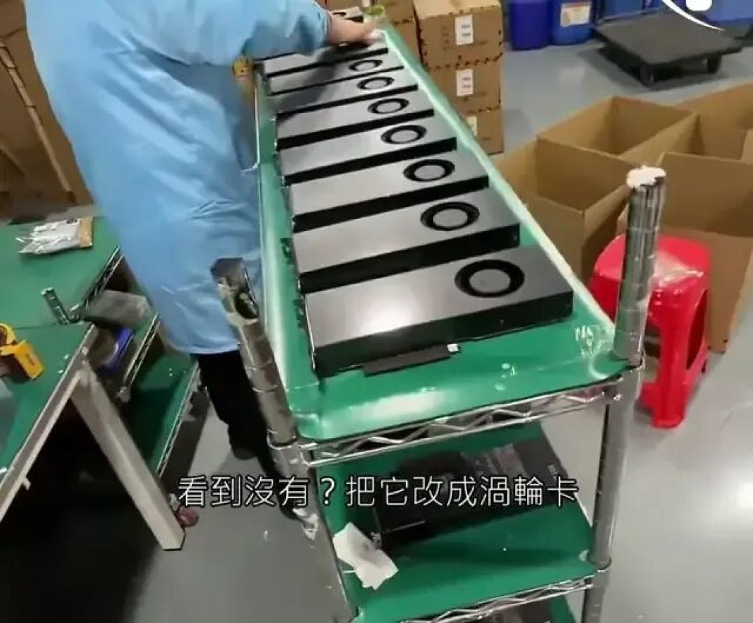 内部视频曝光！大批RTX 5090进入改装工厂，换装涡轮散热器变身AI卡