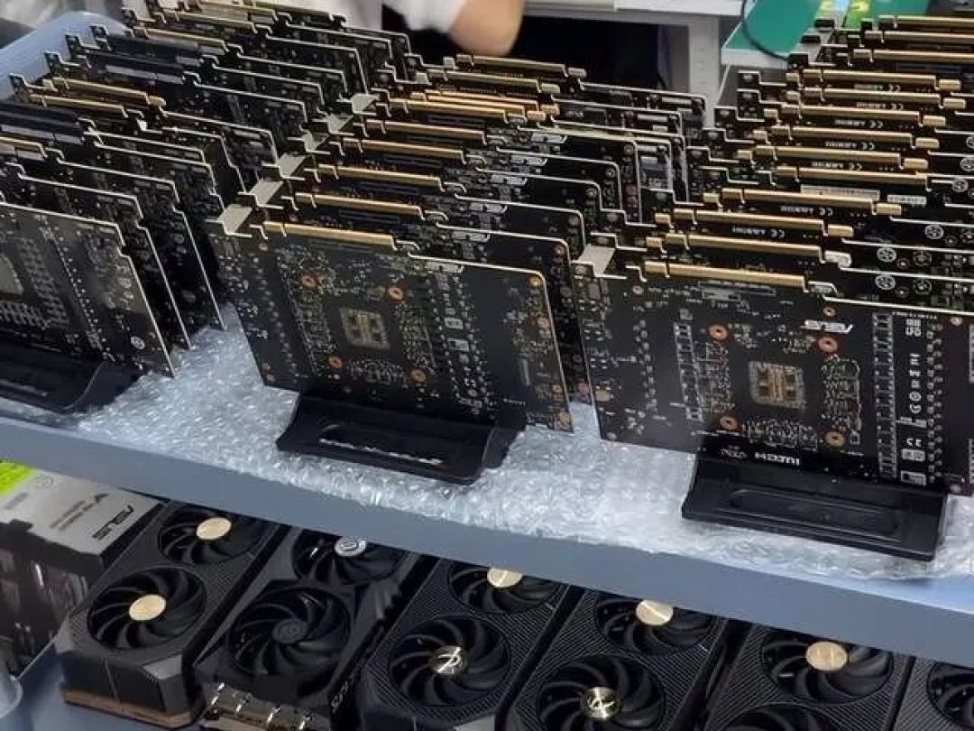 内部视频曝光！大批RTX 5090进入改装工厂，换装涡轮散热器变身AI卡