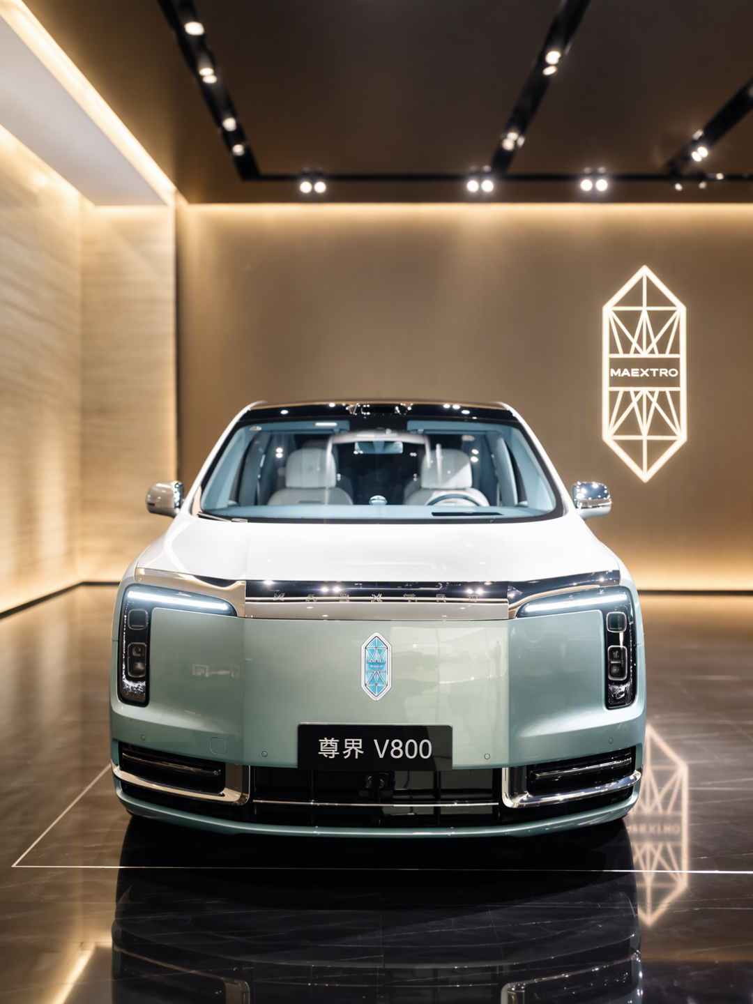 76.6万到101.6万三个版本,风波里卖出2273台:把尊界V800的账算清楚,它到底适合谁