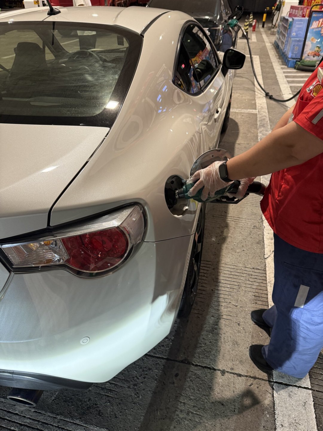 电车购置价已近全面低于油车？蓝牌车主指望的四本账跟裸车价无关
