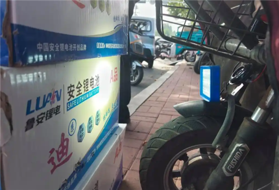 亮度堪比汽车大灯！小电驴的车灯为何照得让人心慌
