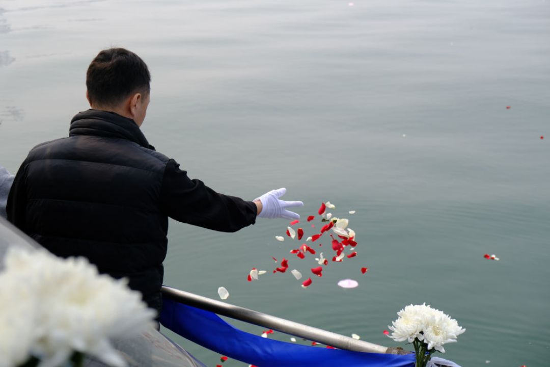 入殓师