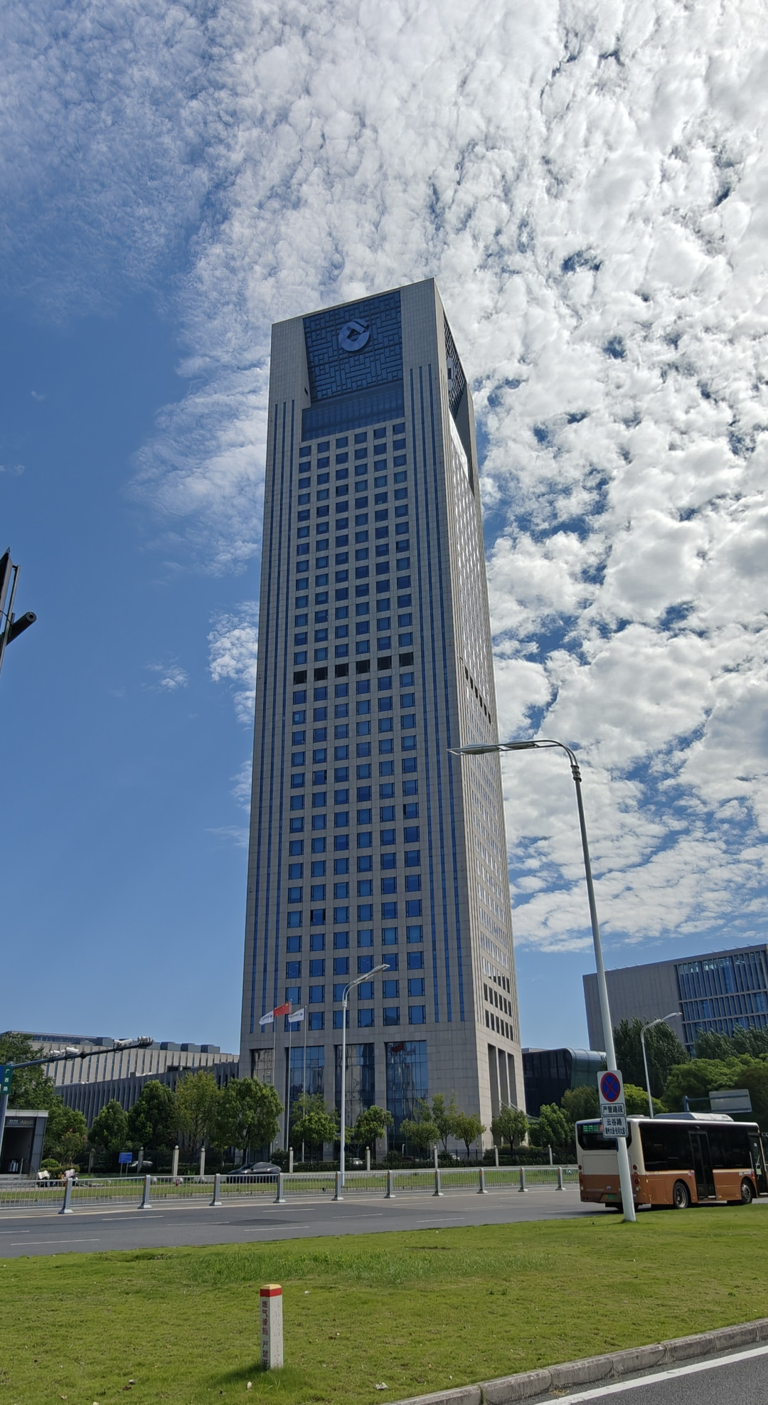 最近全网都在问建行3.0%的消费贷：先弄清你是哪道门，再决定点不点