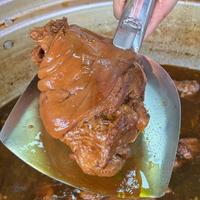 批发10块多、菜场20块、卤档53块：立冬头一煲猪脚姜端上桌前，肉食者先把这三笔“蹄账”算清