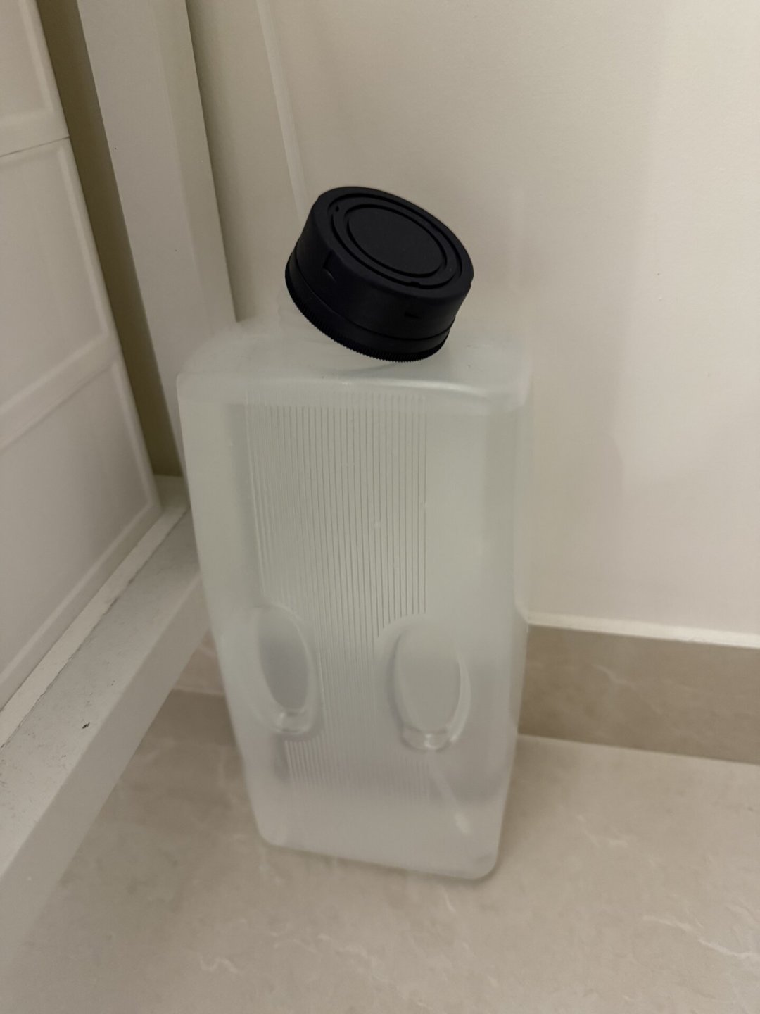 一开暖气,鱼缸一周蒸走一箱水:翻完三平台30多篇补水帖才明白,坑不在缺水,在设置