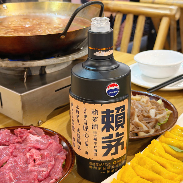 茅台嫡系300元档PK：传承蓝和汉酱3.0，买烈还是买柔，答案在口味上