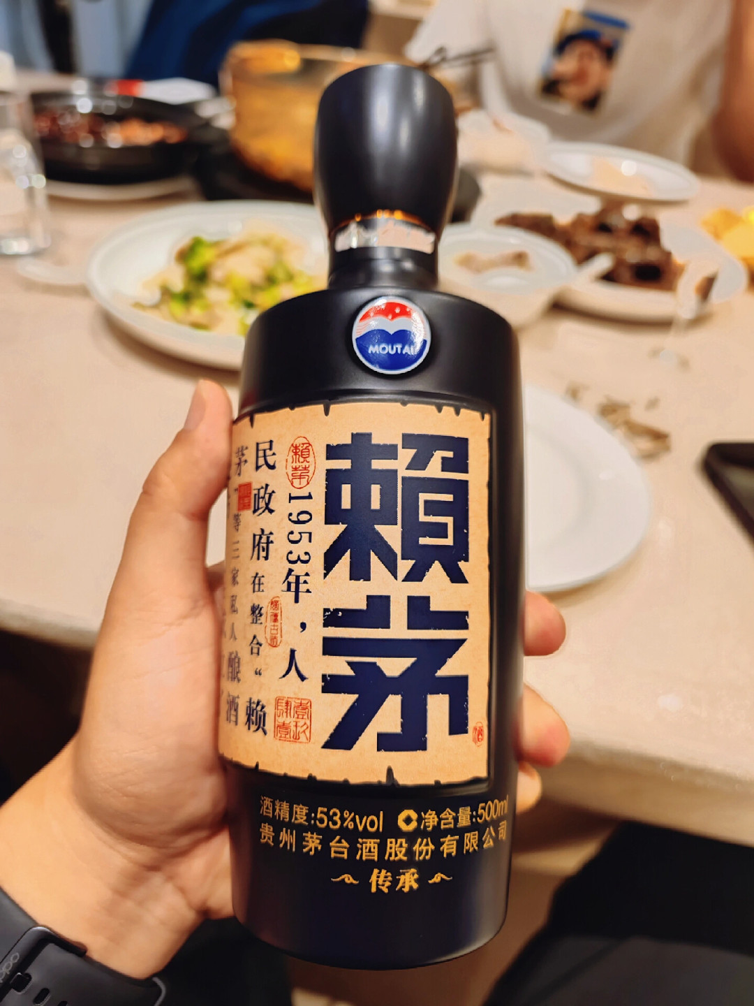 同一款酒?赖茅传承的蓝和棕,一个宴请王牌,一个加油站万金油