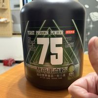 全网都在劝ON桶主换蟑螂粉：我把三行账对完了——“1/10价格”是话术，它连30块的豆粉都打不过