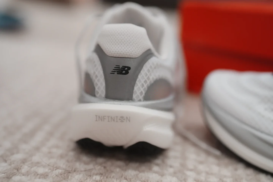 穿了十几年的Fresh Foam被换掉，NB 1080 v15新中底改了什么