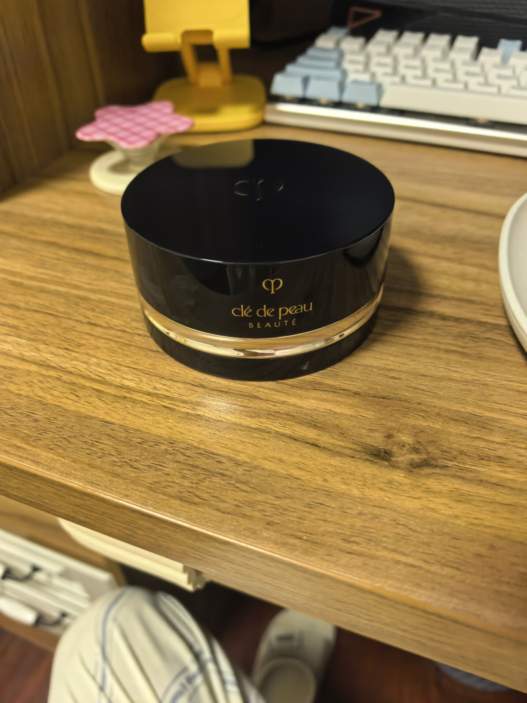 同一罐CPB散粉:有人预售多付300+,有人385拿走24g,还有人