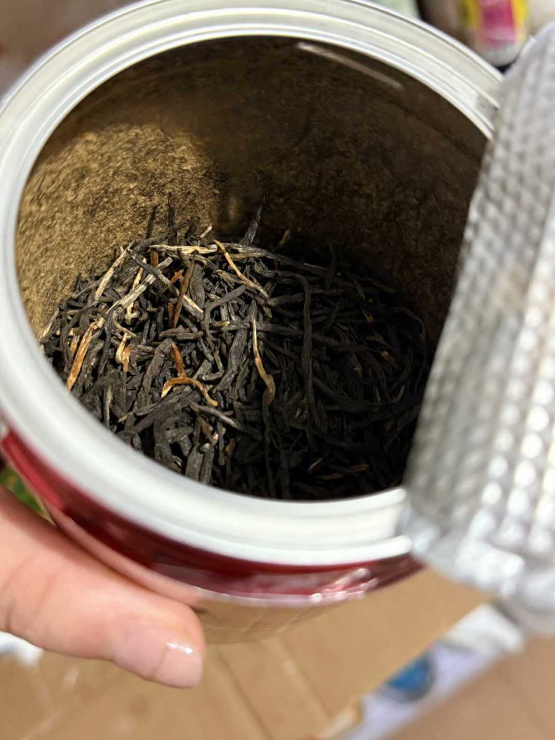 同名又同380克，凤牌和凤宁号不是一回事，付钱前先看盒子三行字