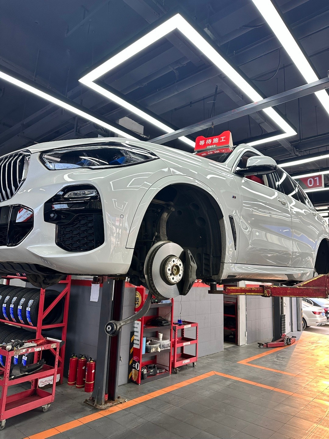 免费安装烧了电瓶,赔钱还要求删帖:双11自带件到店前,先弄清这3件事