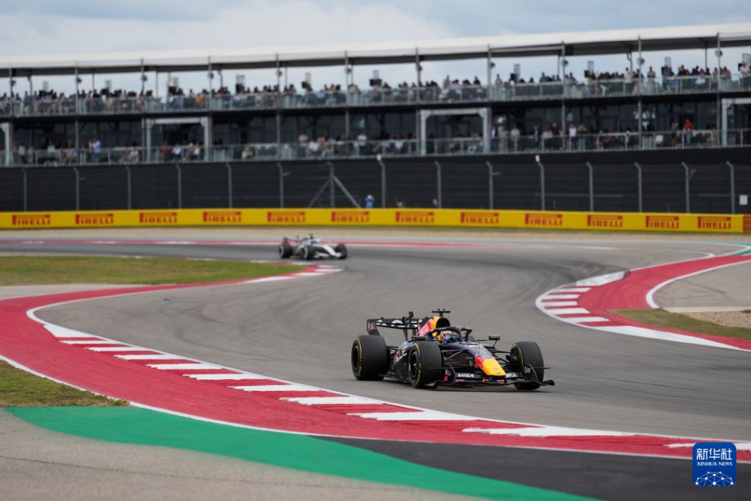 倍耐力的F1席位不再稳了:独供签到2028年底,普利司通连蹲两站,米其林韩泰也在掂量