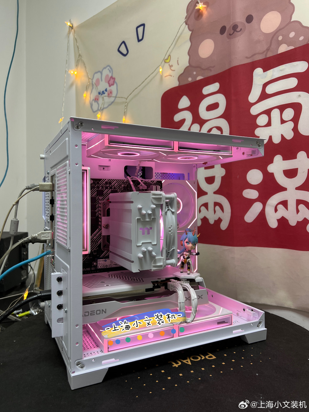 白色显卡普遍加钱，讯景偏把白卡标成黑卡的价：3700的雪狼，先拍视频再撕膜
