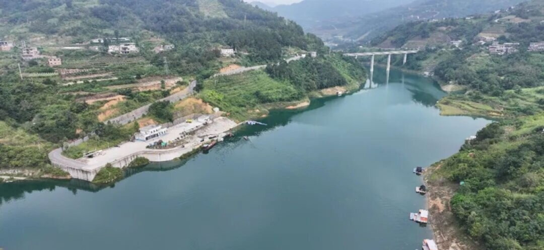 800元钓鱼证的谣言传了小半个月：对完新渔业法一条一款，证是假的，但这三种钓法真罚