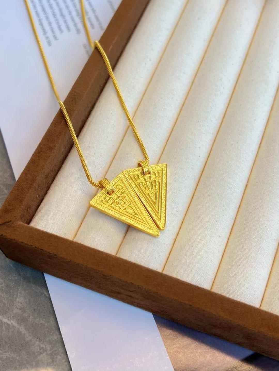 金价回落买的素镯，健身到底能不能戴？