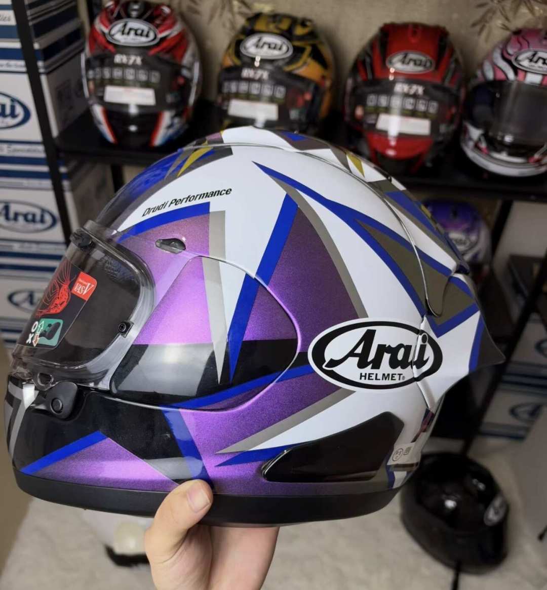 Arai明日之星的涨价没有官宣：从4千干到7200，GP3清仓3980和GP4现货6800，到底哪个是坑