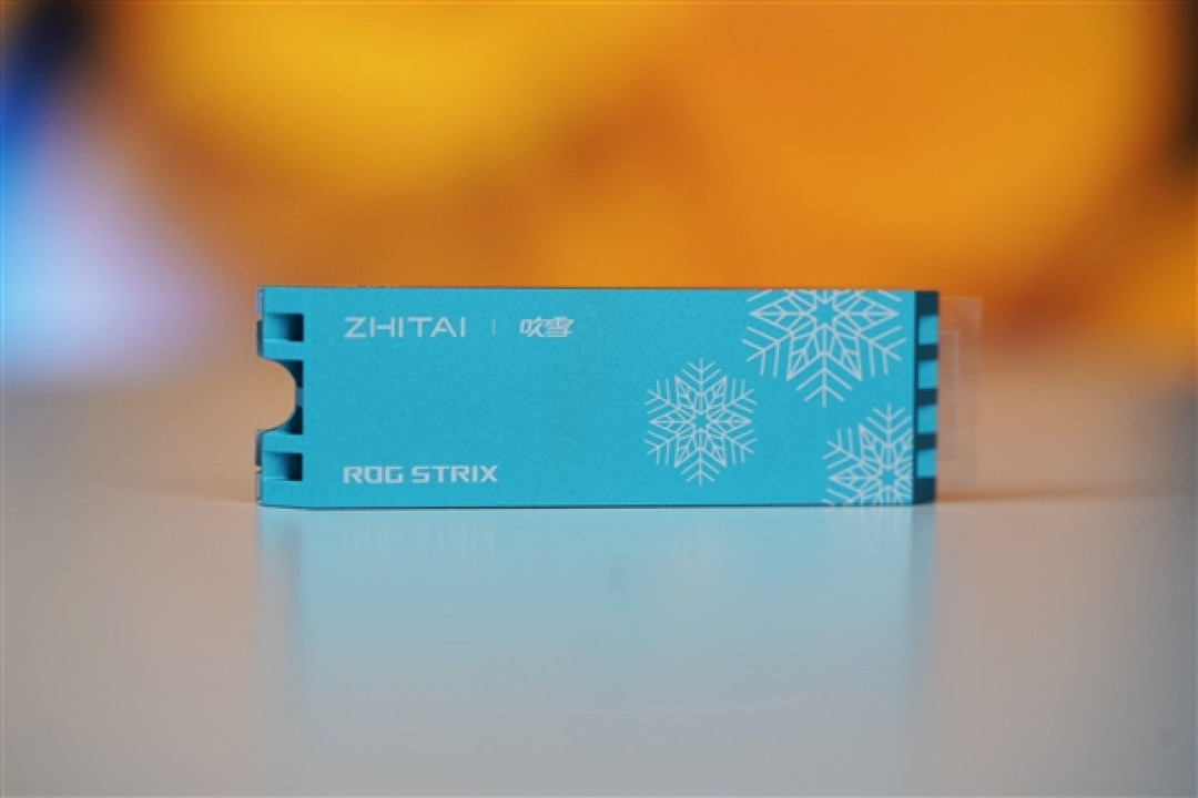 吹雪海景房专属！长江存储致态TiPro9000吹雪联名版图赏