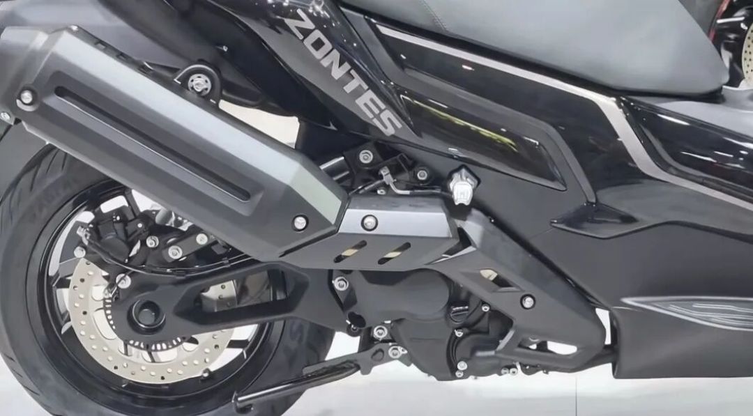 升仕552“十月上市”上的是哪台:运动版H拖了九个月还没进工信部公示,先申报的S/Z是长轴距舒适款,你最眼馋的G整备208公斤9月才进411批——别急着押“猜中价格半价提车”,先把四个版本对上号,再决定要不要当轮机分离的首批小白鼠