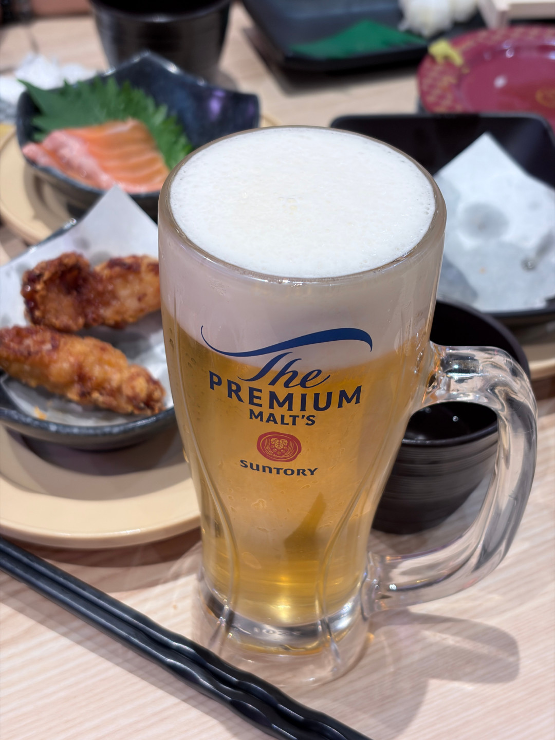 17元/杯、一桶难求，三得利生啤这个秋天占领了本土酒馆