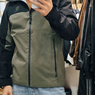 还等什么，70元拿下山神冲锋衣，原价600，做工用料一流超值