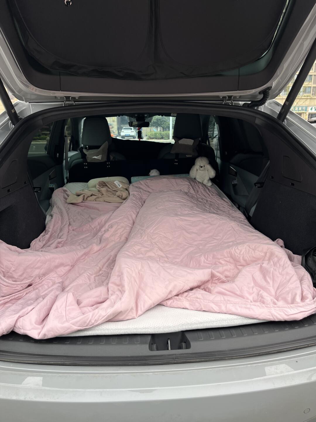 床车旅行火了，服务区停满床车：你的第一晚过夜，先避开这五个坑