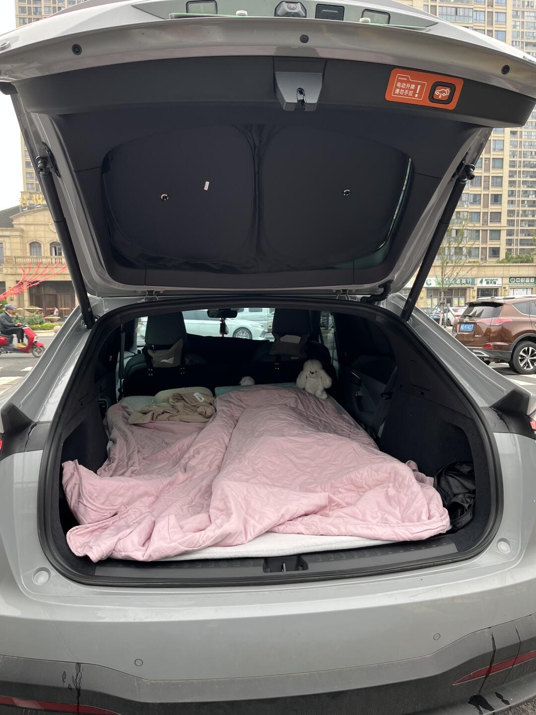 床车旅行火了，服务区停满床车：你的第一晚过夜，先避开这五个坑