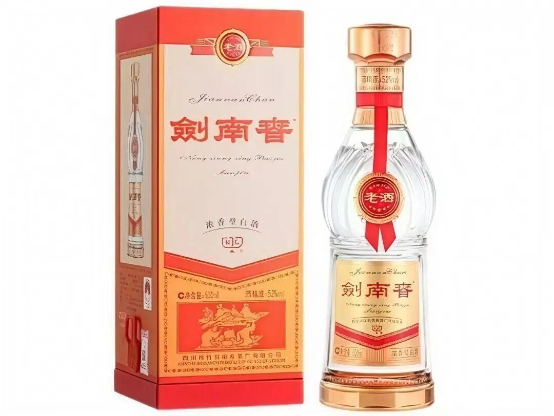 囤酒季想把剑南春存几年的,先翻三本账:回收报价、口感峰值和打假帖