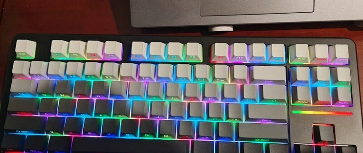 百元渐变机械键盘评测