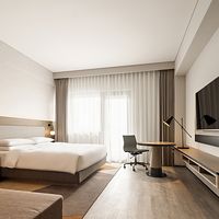 陪读家长住酒店月花3000元：这笔“比租房划算”的账是怎么算的