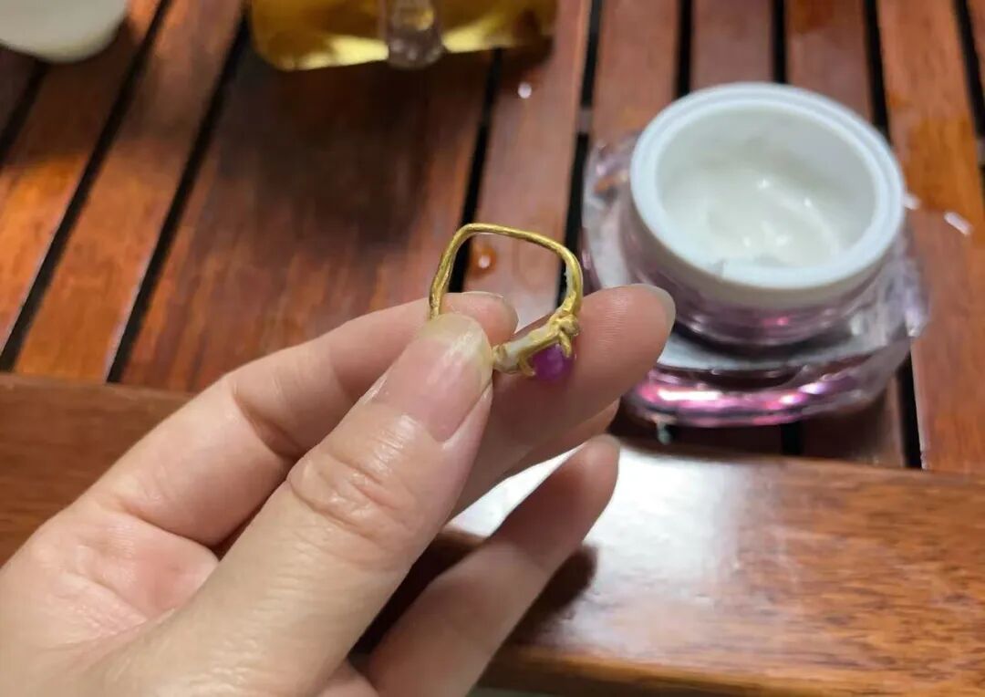 金价回落买的素镯，健身到底能不能戴？