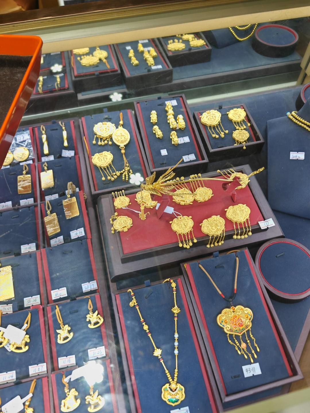别被金店话术骗|金价再跌,小件黄金折算价反而更贵