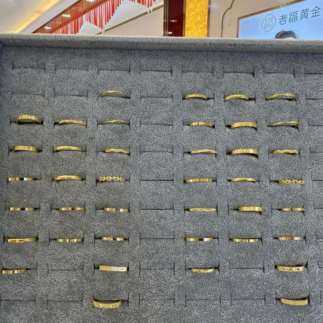 别被金店话术骗｜3000 元买第一件黄金，先算克重