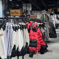 在店里试的北面，旗舰店搜不到：双11撞上奥莱周年庆，先拍下吊牌货号再掏钱