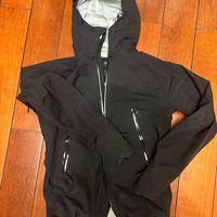 迪卡侬MH500硬壳,防雨防风冬季穿法多