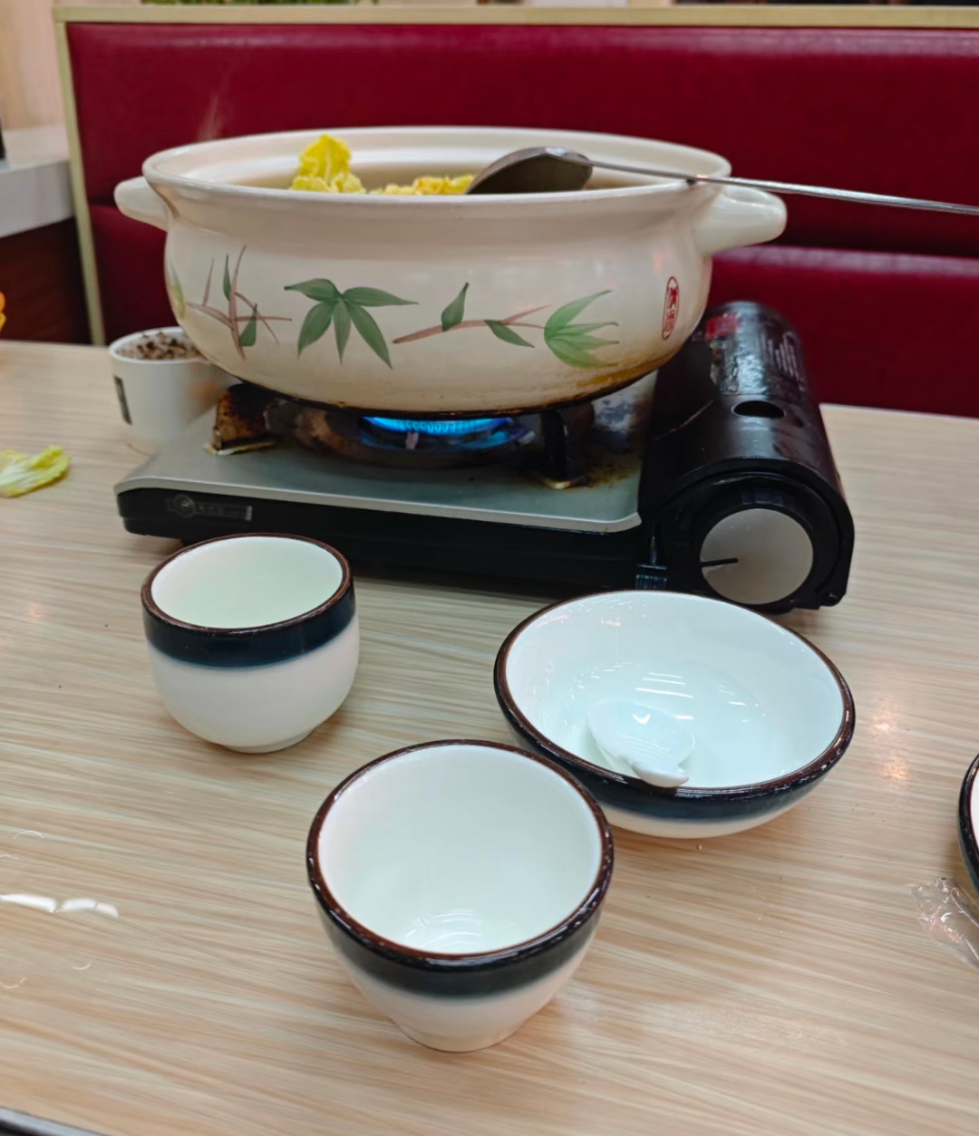 入冬先别急着换炉头，火枫气罐这笔账多数人还没算：螺纹、配比、倒置、回收都在里面