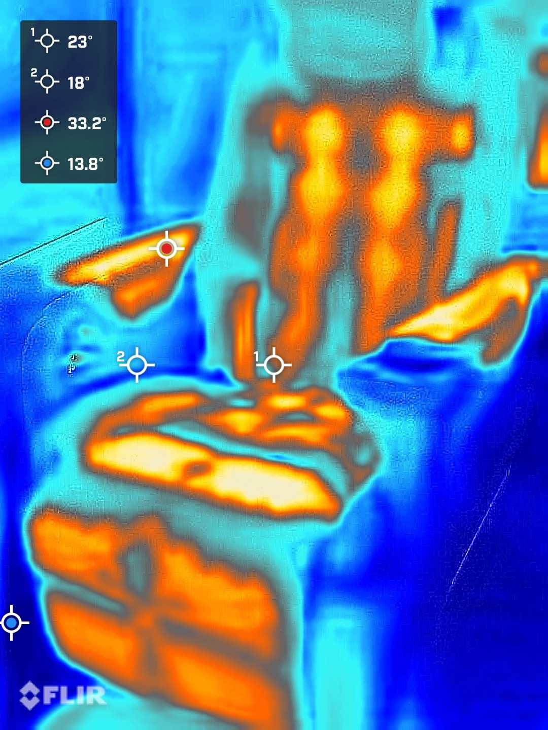 一夜降温，加热坐垫爆单：看懂50W、加热丝面积和44℃，再抢也不迟