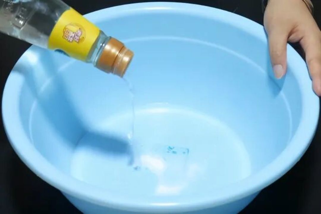 枕头黄了别抄网上的泡法：有人把洗衣机洗停摆了，有的黄根本洗不白