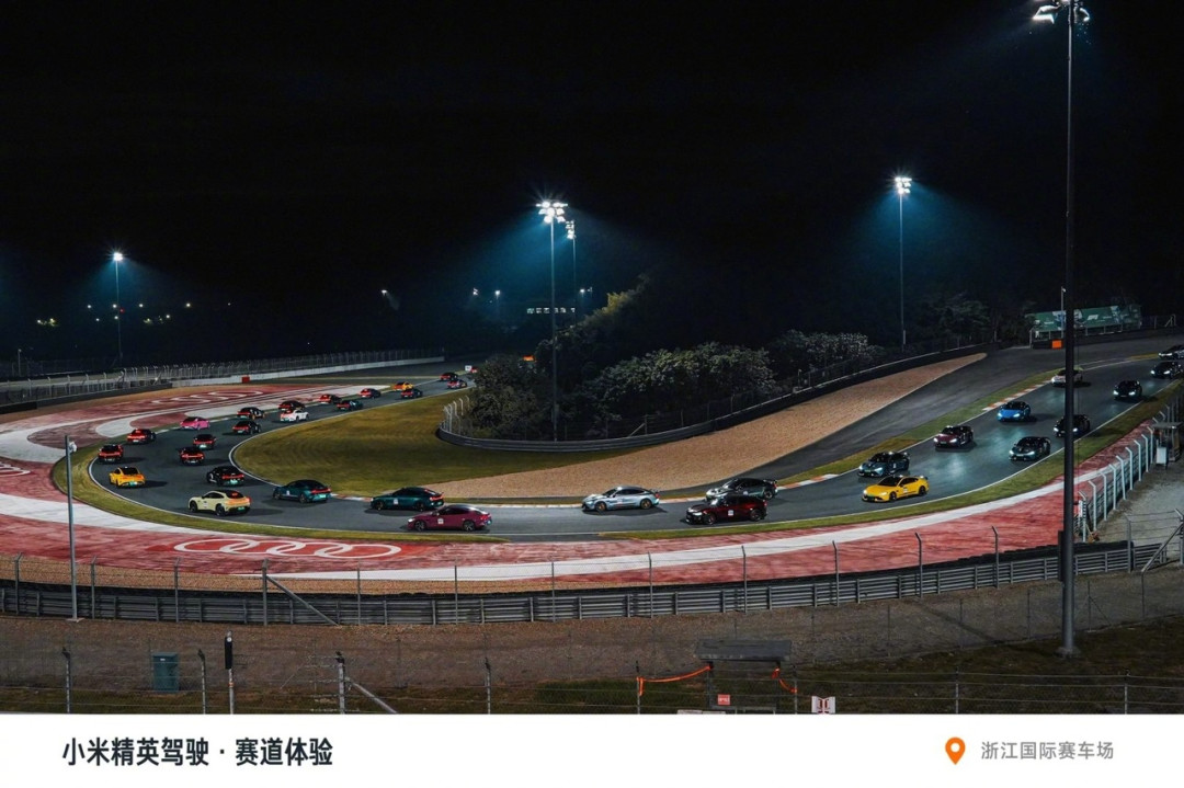 报名只要800，为什么说一圈200？第一次赛道日的账，多数人都只算了一半